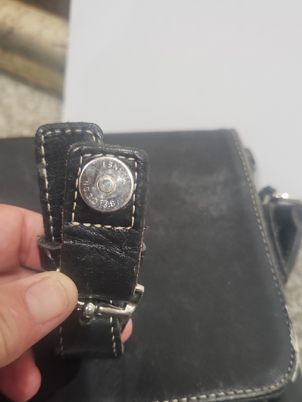Vintage Coach Black Leather Crossbody Bag with Contrast Stitching - Picture 7 of 13